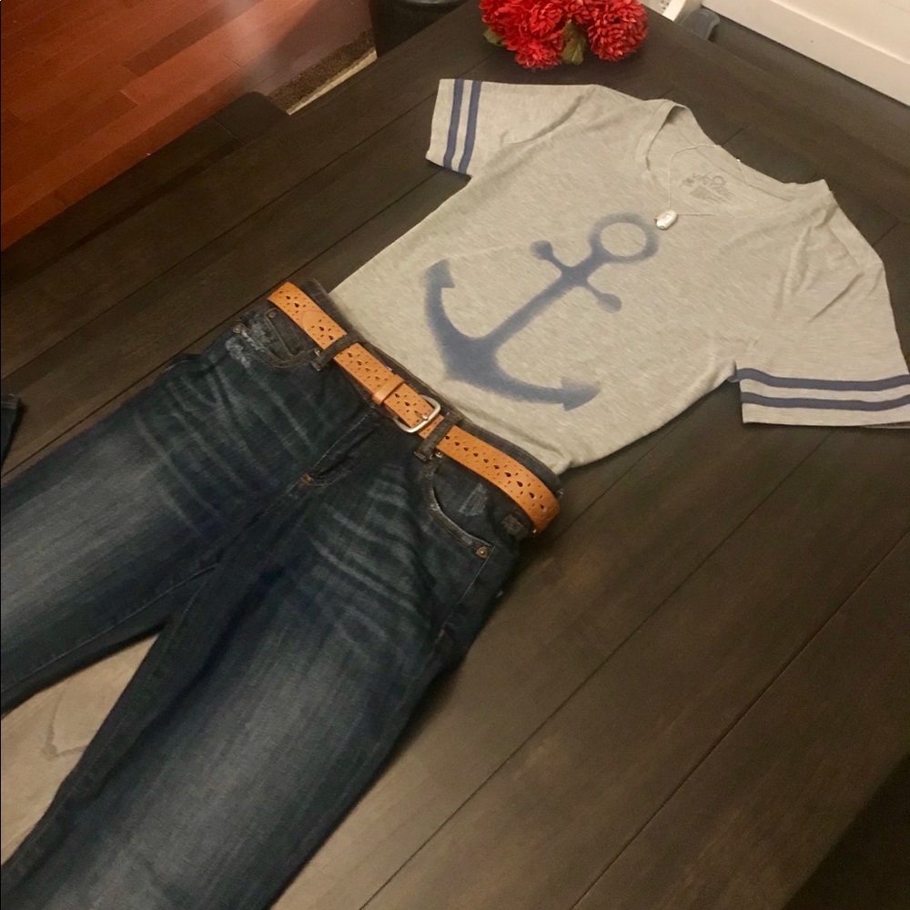 Super soft T-shirt with an anchor